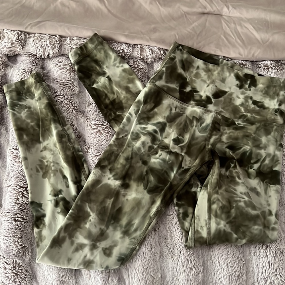 Lululemon green “Diamond Dye”